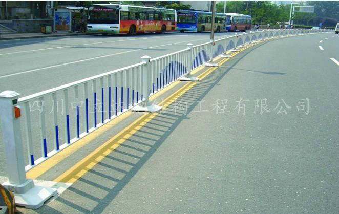 路中央分隔带护栏的设置有哪些原则